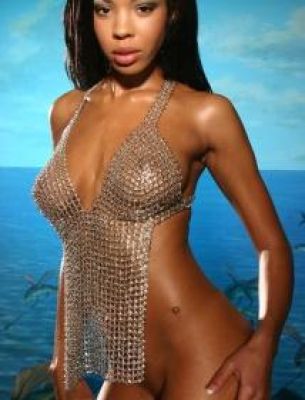 Lily, 22